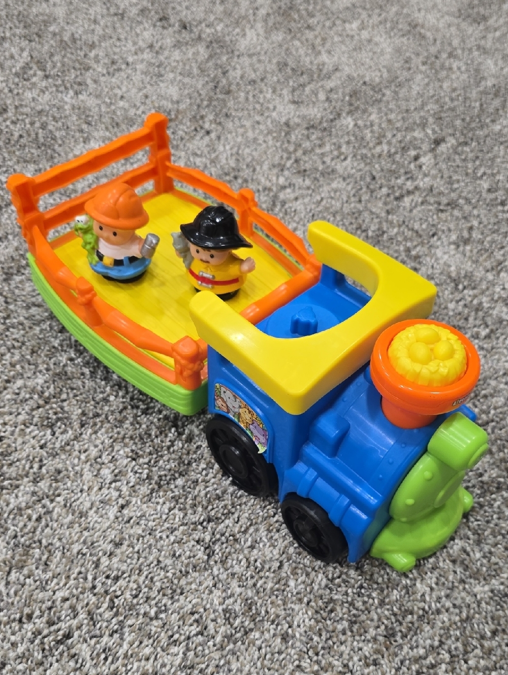 Fisher-Price Little People Train Musical Zoo Train PLUS Figurines X 2
